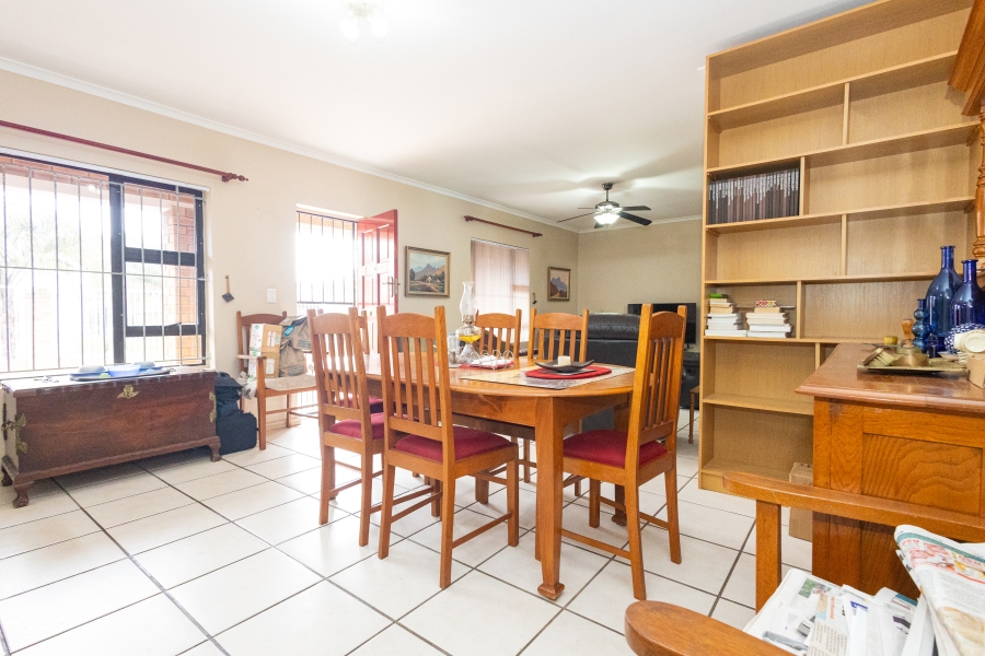 3 Bedroom Property for Sale in Uitzicht Western Cape